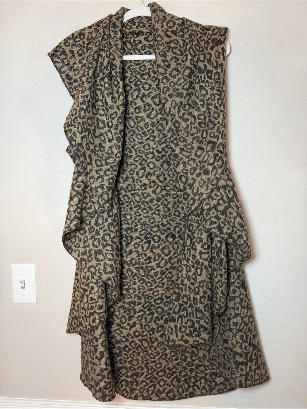 City Wrap on the Go. Leopard Print Draped Vest. One size.